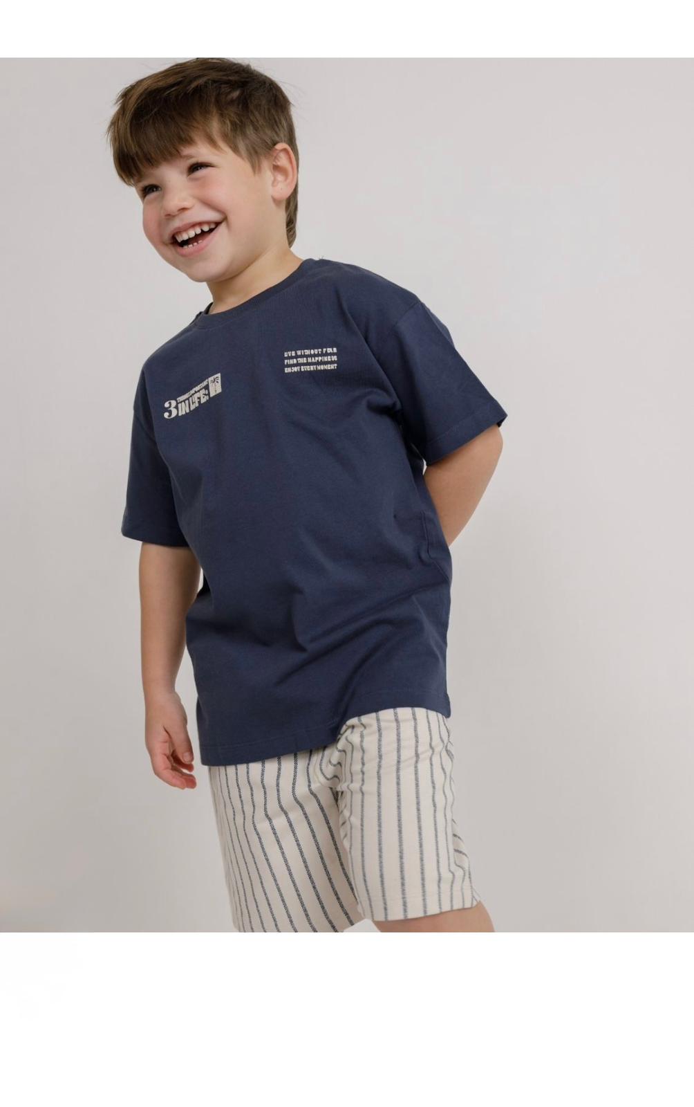 סט חולצה ומכנסיים