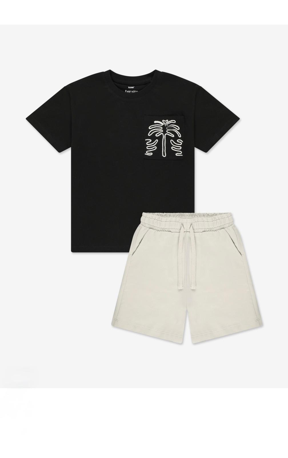 סט חולצה ומכנסיים